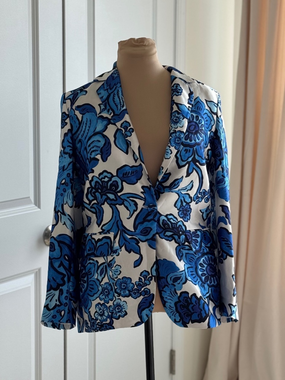 Mango floral print blazer blue/ecru size small/medium